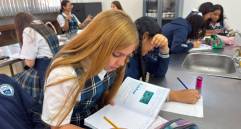 Más de 12.000 estudiantes y 1.100 docentes de Medellín perfeccionan su inglés con Distrito Bilingüe. FOTO: Alcaldía de Medellín 