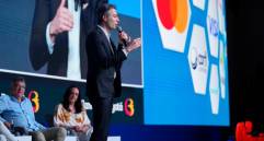 Daniel Quintero fue chiflado durante un debate de precandidatos presidenciales, en Asobancaria, en Cartagena. CORTESÍA ASOBANCARIA
