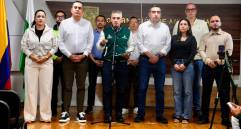 El gobernador de Antioquia hizo el anuncio de su intención de presentar una nulidad contra la suspensión de las órdenes de captura en compañía de los alcaldes del Valle de Aburrá. FOTO: Cortesía