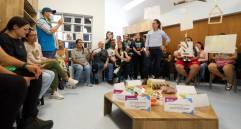 El anuncio se realizó en el recién adecuado jardín de Buen Comienzo de la Comuna 5 Castilla. FOTO: Alcaldía de Medellín 