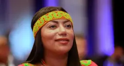 Peralta también le envió a Olmedo un cuadro con los nombres de contratistas a ser nombrados en su entidad. 