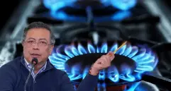 El presidente Gustavo Petro aseguró que habrá sanciones si se comprueba que empresas intermediarias están guardando gas residencial para venderlo a termoeléctricas. Foto: PRESIDENCIA Y EL COLOMBIANO