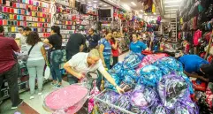 Comercio y restaurantes son los dos sectores que ya sienten el impacto, porque son intensivos en mano de obra. FOTO: El Colombiano.