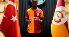 Yaser Asprilla con su nuevo club, el Galatasaray de Turquía donde será compañero de Dávinson Sánchez. 