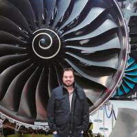 Desde pequeño, Santiago Ramírez Rubio se aficionó por el mundo de las aeronaves hasta trabajar en una división de Rolls Royce. FOTO Cortesía