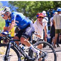 Esto se sabe sobre el estado de salud del ciclista colombiano Éiner Rubio tras sufrir un accidente en el Tour de Francia. FOTO: Movistar Team 