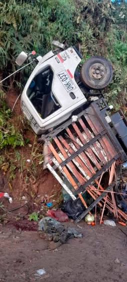 Destrozado, así quedó el vehículo militar tras ataque con explosivo en Frontino