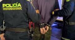 El hombre al momento de su detención en el barrio La América. FOTO: Cortesía