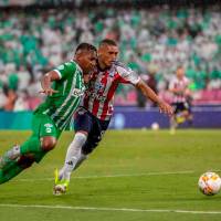 Dos acciones polémicas se presentaron en el duelo de vuelta de la final entre Atlético Nacional y Junior. En la jugada aparece Alfredo Morelos. FOTO JUAN ANTONIO SÁNCHEZ 
