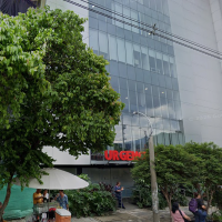 El ciudadano permanece en la Clínica Incodol bajo pronóstico reservado. Foto: Google Streets