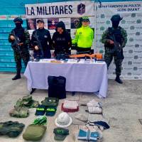 Una persona fue capturada por las autoridades durante el procedimiento policial. Foto: Cortesía.