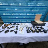 Entre los objetos recuperados que están a disposición para ser reclamados por sus dueños hay relojes, anillos, cadenas y hasta llaves ‘inteligentes’ de vehículos. Foto: Cortesía Mi Oriente.