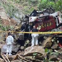 Imagen del accidente ocurrido en Remedios en el que murieron 17 estudiantes. FOTO: Manuel Saldarriaga