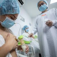 La acumulación de leche tras la lactancia puede provocar mastitis, una inflamación dolorosa de la mama que, en algunos casos, puede causar infección. FOTO: Camilo Suárez