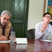 El rector encargado de la Universidad de Antioquia, Héctor Iván García (izq.) y el ministro de Educación, Daniel Rojas Medellín (der.), hablaron de lo que se viene en medio de la intervención de la alma máter. FOTO: EL COLOMBIANO