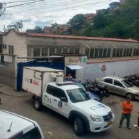 El joven de 17 años lesionado en el hecho dentro de la Institución Educativa Gabriel García Márquez se encuentra en estado crítico en el Hospital San Vicente Fundación de Medellín. FOTO GUILLERMO LEÓN OSPINA MUÑOZ