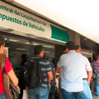 La central de liquidación de impuesto vehicular de la Gobernación de Antioquia, en el sótano de La Alpujarra, es uno de los puntos habilitados para el pago del impuesto vehicular, aunque se recomienda hacer uso de las plataformas virtuales. FOTO: MAURICIO PALACIO