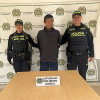 EL hombre capturado es acusado de delitos como extorsión, amenaza, fabricación, tráfico y porte de armas de fuego, acto sexual violento y tentativa de homicidio. Foto: Cortesía