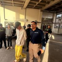 La intervención se realizó en Barrio Antioquia y el Parque Lleras, como parte de las verificaciones migratorias que Migración Colombia adelanta en distintos puntos de Antioquia. Foto: Cortesía