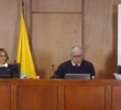 De izquierda a derecha; magistrados, Alexandra Ossa , Manuel Antonio Merchán y María Leonor Oviedo. esta última fue quien manifestó estar en desacuerdo con sus compañeros con respecto a la decisión tomada sobre el Caso Uribe. FOTO: captura de video.