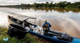 El río Meta en época de invierno mueve productos de consumo para el Vichada. FOTO jaime pérez