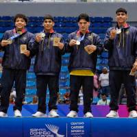 Estos son los gimnastas colombianos que ganaron oro en Centroamericanos. Yan Dairo Zabala, Thomas Mejía, Camilo Vera, Jorman Andrés Álvarez y Ángel Barajas. FOTO CORTESÍA COC