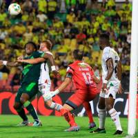 En un partido sin goles, Bucaramanga logró escalar en la tabla de posiciones. Foto: Colprensa