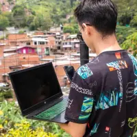 En diez años, el concurso ha beneficiado a 2.700 colegios y más de 12.500 estudiantes y docentes. FOTO: Archivo EL COLOMBIANO Carlos Velásquez