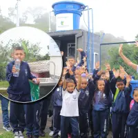 Alcaldes, rectores y docentes podrán postular sus sedes para este programa de soluciones de agua potable hasta el 30 de abril. FOTO: Cortesía Gobernación de Antioquia.