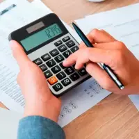 Antes de solicitar un crédito, expertos recomiendan revisar la capacidad de pago, comparar alternativas y leer todas las condiciones del préstamo. FOTO: CORTESÍA