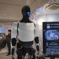 Optimus, el robot humanoide bípedo de Tesla, fue presentado en 2021. FOTO AFP