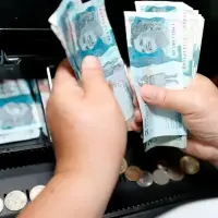 En Colombia, el efectivo sigue siendo el medio de pago más usado para gastos cotidianos y pequeños comercios. FOTO: EL COLOMBIANO