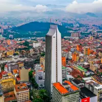 Medellín ha consolidado una oferta cultural y artística que convirtió barrios, festivales y espacios públicos en parte central de su atractivo turístico. FOTO Camilo Suárez