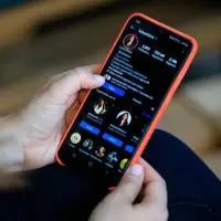 Hay más de 1.000 denuncias que señalan el presunto daño de redes sociales a jóvenes. FOTO: Camilo Suárez