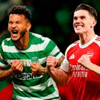 El colombiano Luis Javier Suárez y el sueco Viktor Einar Gyökeres, dos goleadores natos en el clásico del día. FOTO GETTY 