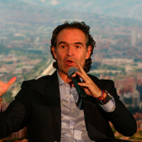 El alcalde de Medellín, Federico Gutiérrez, se refirió a la discusión sobre la regulación a la vivienda turística en la ciudad. FOTOS: El Colombiano
