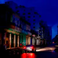 Cuba ha vivido apagones en las últimas semanas, que han levantado las alertas de organismos internacionales. FOTO AFP