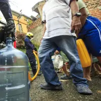 La recomendación es racionalizar al máximo el consumo de agua en los hogares y negocios. FOTO: CAMILO SUÁREZ / ECHEVERRY EL COLOMBIANO