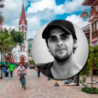 Elkin Mauricio era reconocido por la belleza de las manillas que hacía y por el don de gentes que demostraba en el trato con todos en La Ceja. FOTO: EL COLOMBIANO Y CORTESÍA