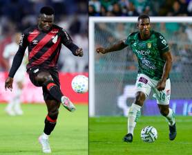 El delantero Kevin Viveros y el zaguero Jhohan Romaña (verde) encabezan un listado de jugadores de alta cotización internacional que esperan tener su “primiparada” con la Selección en el nuevo proceso. FOTO GETTY 