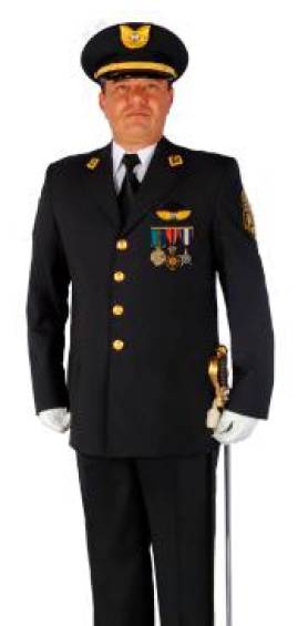 Este es el uniforme No. 1 de Suboficiales usado en las ceremonias y solicitado en préstamo para la graduación. FOTO: TOMADO DEL MANUAL DE UNIFORMES DE LA FAC 