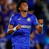 Johan Mojica brilló en su estreno con Getafe y puso un pie en la fase de liga de la Conference. FOTO: PÁGINA OFICIAL DEL GETAFE
