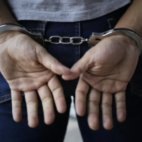 Imagen ilustrativa de una persona esposada. Foto: Colprensa.