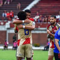 El volante Didier Moreno (de espaldas), anotó el primer tanto del partido en el estadio General Santander de Cúcuta. Foto: Colprensa