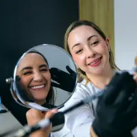 Hay extranjeros que vienen cada cuatro meses a la ciudad solo a retocarse procedimientos estéticos en las clínicas de la ciudad. FOTO camilo suárez