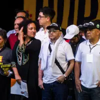 La senadora Isabel Zuleta participó del evento realizado en La Alpujarra en junio del año pasado, en el que los voceros de las estructuras armadas del Aburrá compartieron tarima con el presidente Gustavo Petro. Foto: El Colombiano