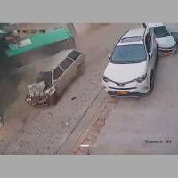 El accidente quedó registrado en las cámaras de seguridad del sector. FOTO CAPTURA DE VIDEO