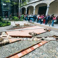 Este es el hallazgo arqueológico de parte del primer acueducto que tuvo Medellín en los primeros años del siglo XIX. FOTO: Manuel Saldarriaga