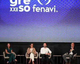 El panel económico de Fenavi señaló que la inversión privada será clave para crecer entre 2026 y 2030. FOTO: Fenavi