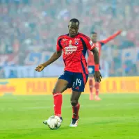 El volante vallecaucano Baldomero Perlaza es una de las figuras del Medellín en el segundo semestre del año Foto: Manuel Saldarriaga